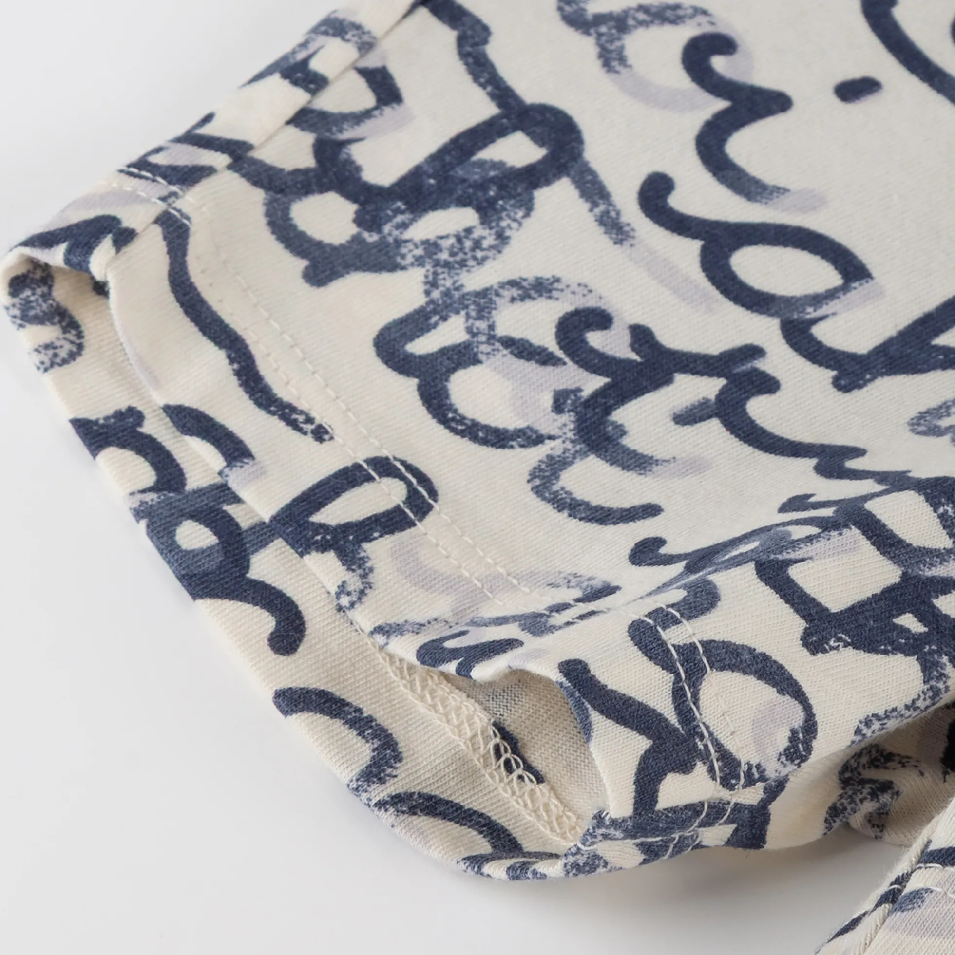 Baby Bermuda mit "Ahoi" Print, weiß