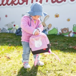 Babyjeans zum Krempeln mit heller Waschung