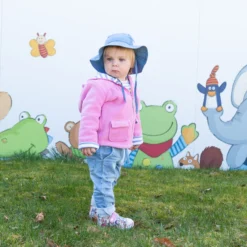 Babyjeans zum Krempeln mit heller Waschung