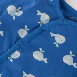 Baby Overall mit Füßchen, Wal Print, blau