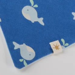 Baby Wendehalstuch Wal Print, blau