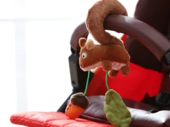Eichhörnchen Spielanhänger Babyschale