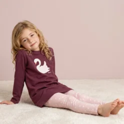 Kinder Pyjama lang, Schwan