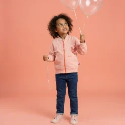 Schlanke Kinderjeans mit innen verstellbarem Dehnbund