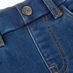 Schlanke Kinderjeans mit innen verstellbarem Dehnbund